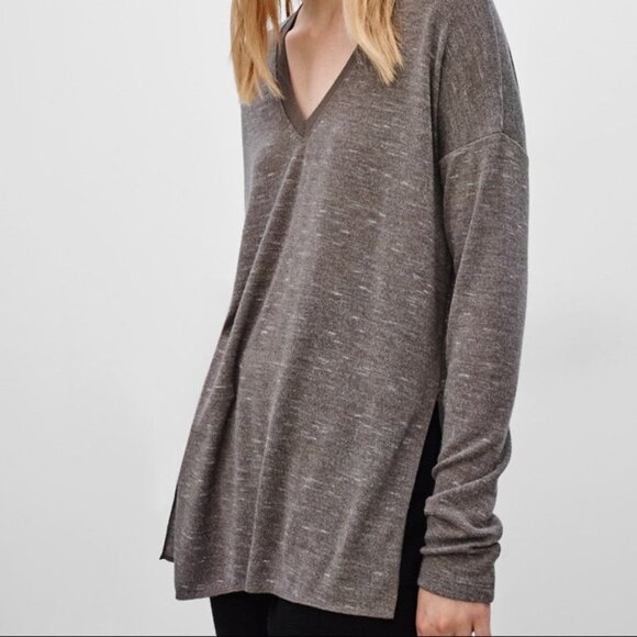 Wilfred heathered brown white vneck Sherbrooke top - Picture 1 of 16